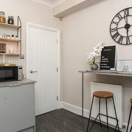 Stylish And 2 Bed -free Parking Apartment York