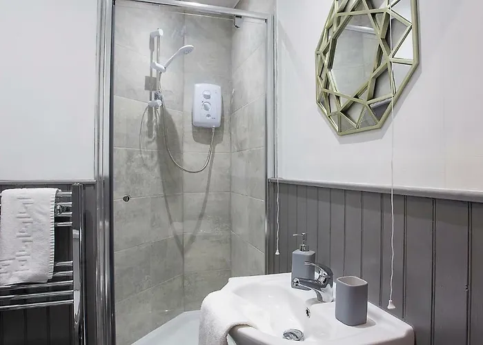 Stylish And 2 Bed -free Parking Appartement York